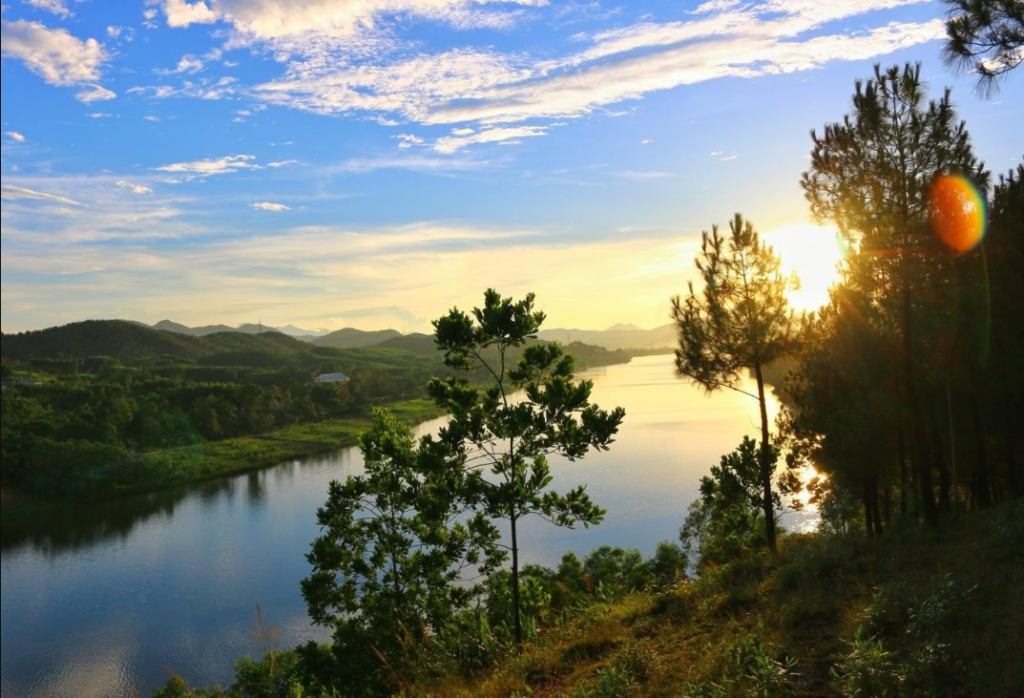 Đồi Vọng Cảnh sở hữu tầm view đắt giá, bao trọn núi đồi non nước